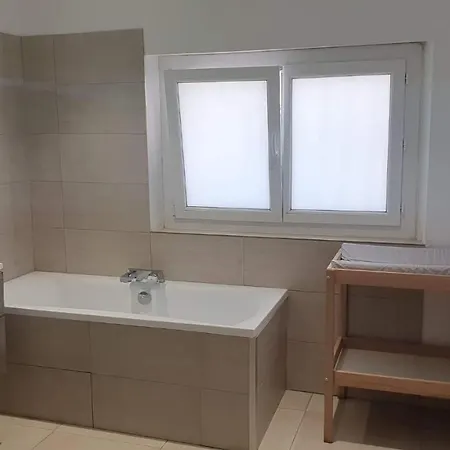 Location saisonnière bas de villa semaine *